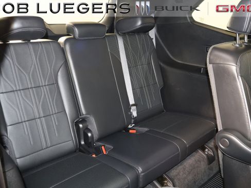 Certified 2025 Buick Enclave Avenir image 17