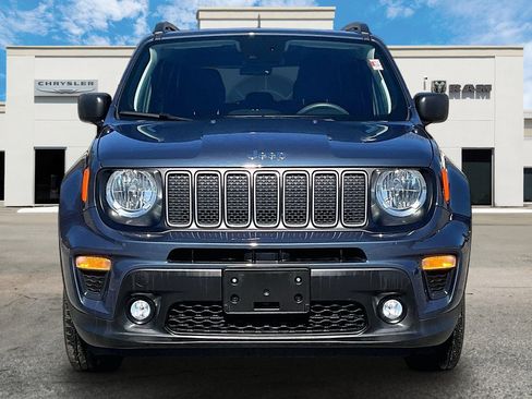 Certified 2022 Jeep Renegade Latitude w/ Convenience Group image 3