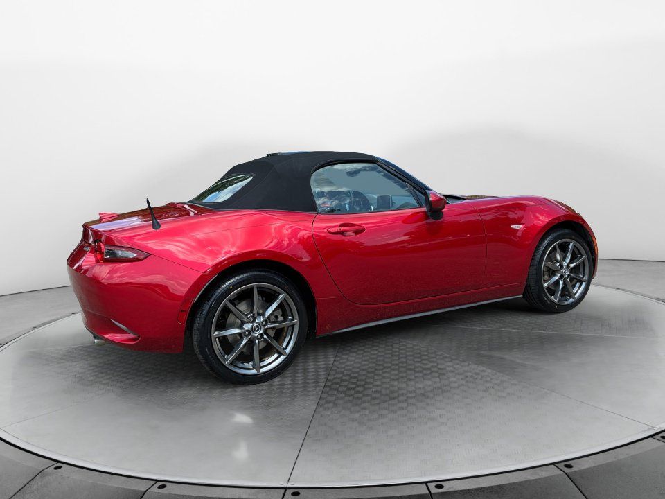 Used 2016 MAZDA MX-5 Miata Grand Touring RWD image 7