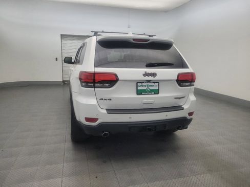 Used 2017 Jeep Grand Cherokee Trailhawk AWD/4WD image 6