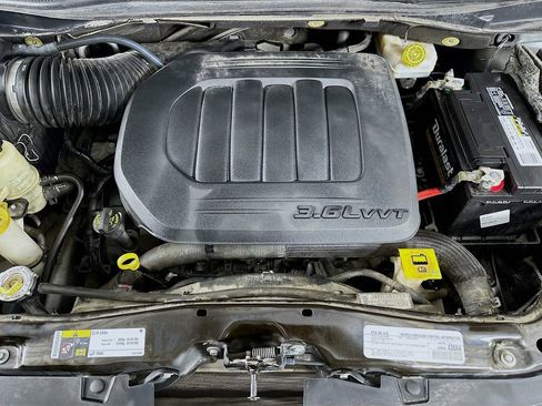 Certified 2019 Dodge Grand Caravan GT image 37