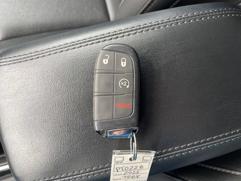 Used 2025 Jeep Compass Limited AWD/4WD image 22