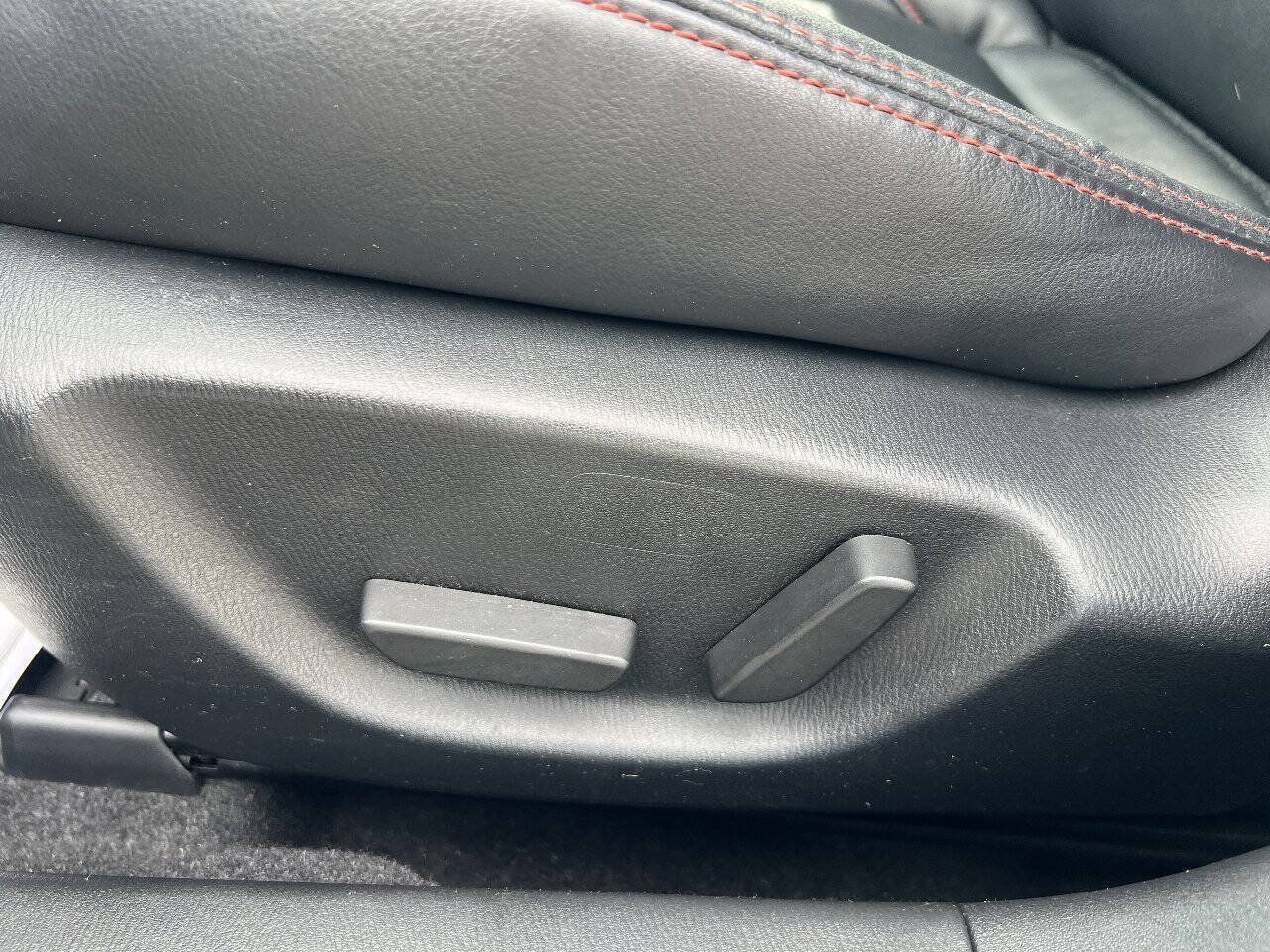 Used 2014 MAZDA MAZDA3 i Grand Touring FWD image 23