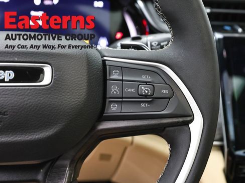 Used 2022 Jeep Grand Cherokee Limited 4xe w/ Luxury Tech Group II AWD/4WD image 16