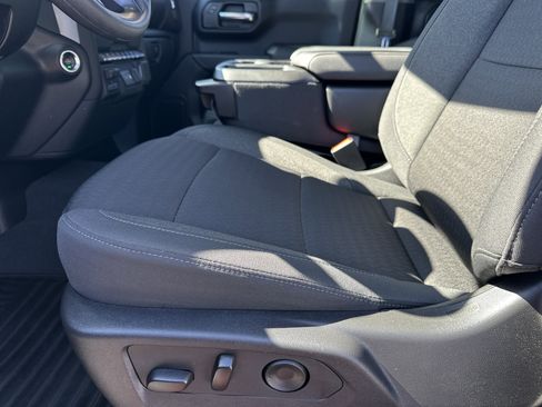 Certified 2025 Chevrolet Silverado 1500 Custom w/ Turbomax Blackout Package image 10