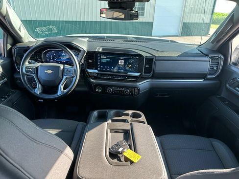 Used 2024 Chevrolet Silverado 1500 LT AWD/4WD image 25