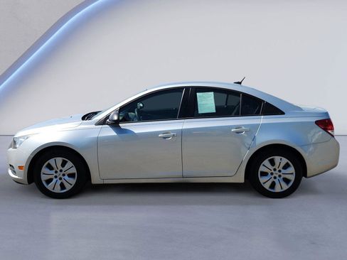 Used 2014 Chevrolet Cruze LS FWD image 6