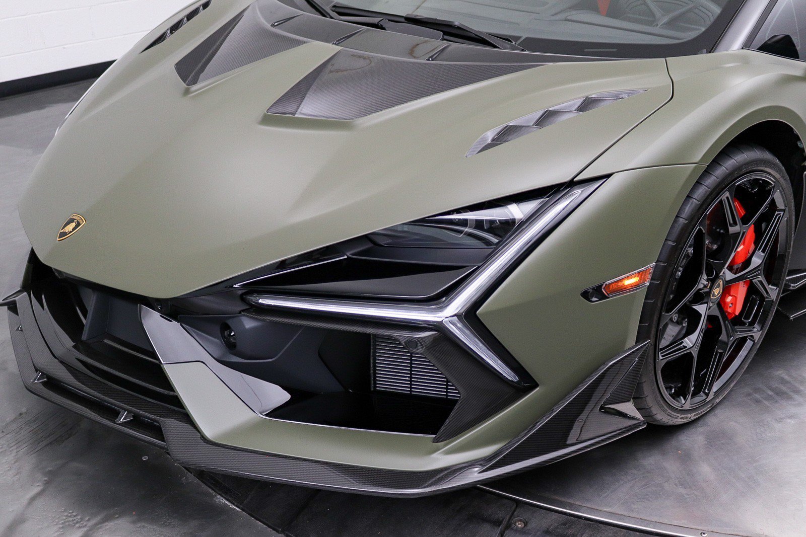 Used 2024 Lamborghini Revuelto AWD/4WD image 10