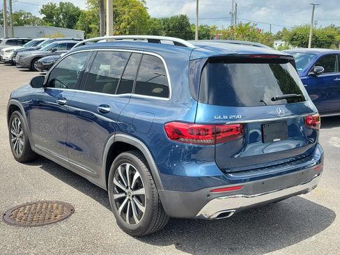 Used 2021 Mercedes-Benz GLB 250 image 4