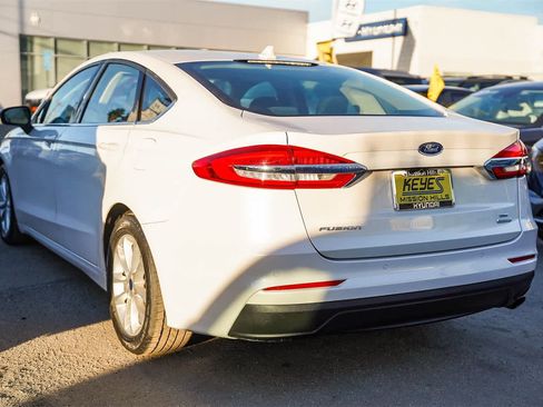 Used 2020 Ford Fusion SE image 10