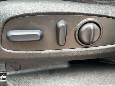 Used 2024 Chevrolet Equinox LT image 17