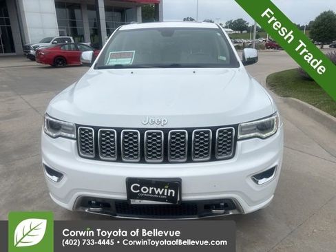Used 2017 Jeep Grand Cherokee Overland AWD/4WD image 9