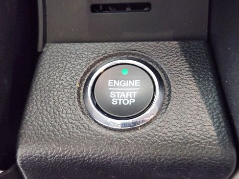 Used 2019 Ford F150 Lariat w/ Equipment Group 502A Luxury AWD/4WD image 26