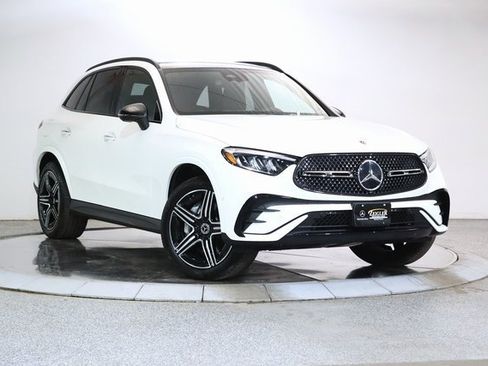 Used 2025 Mercedes-Benz GLC 350e GLC 350e w/ AMG Line image 1