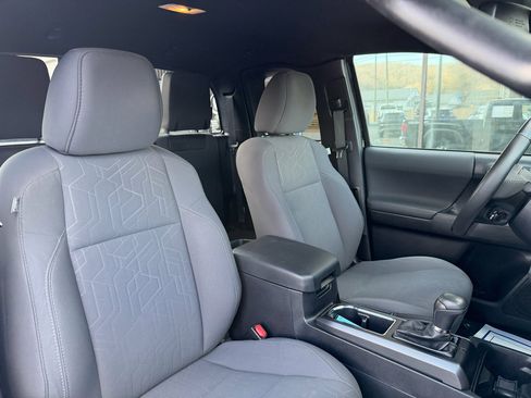 Used 2019 Toyota Tacoma TRD Off-Road image 13