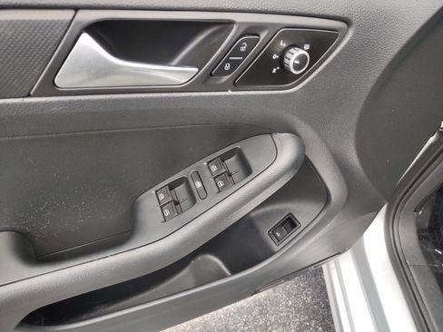 Used 2014 Volkswagen Jetta S image 10