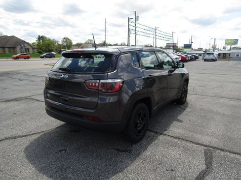 Used 2018 Jeep Compass Sport w/ Cold Weather Group FWD image 8