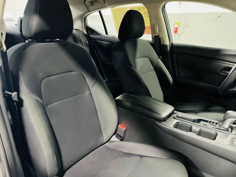Used 2025 Nissan Sentra S FWD image 32