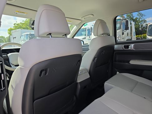 Used 2026 Hyundai Santa Fe SEL FWD image 16