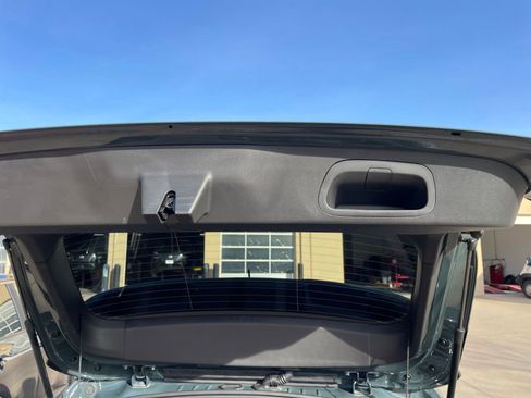 Used 2025 Chevrolet Trax LT w/ LT Convenience Package image 24