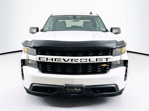 Used 2019 Chevrolet Silverado 1500 Custom w/ Custom Value Package AWD/4WD image 2