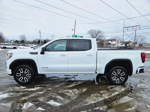 Used 2022 GMC Sierra 1500 AT4 w/ AT4 Premium Package image 2