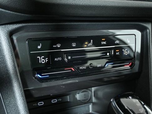 Used 2024 Volkswagen Tiguan SE R-Line image 12