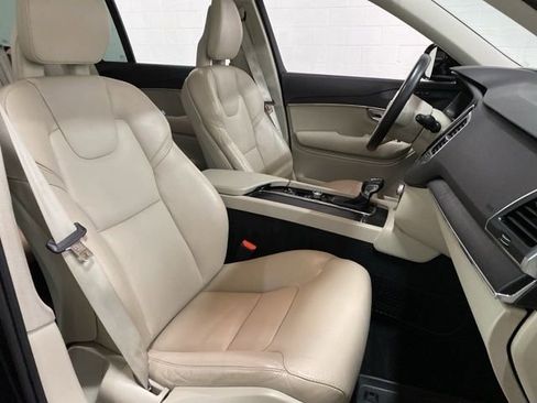 Used 2020 Volvo XC90 T5 Momentum image 88