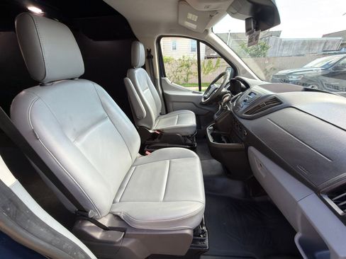 Used 2019 Ford Transit 250 130 Low Roof RWD image 28