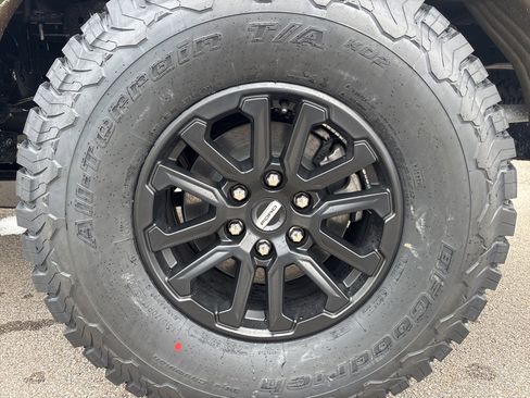 Used 2025 Ford F150 Raptor image 4