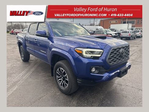 Used 2022 Toyota Tacoma TRD Sport w/ Technology Package image 1