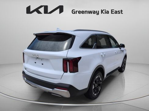 Certified 2026 Kia Sorento S FWD image 6