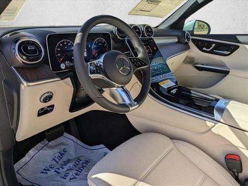 Used 2026 Mercedes-Benz GLC 300 image 3