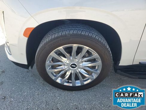 Used 2024 Cadillac Escalade Premium Luxury w/ Performance Package image 18