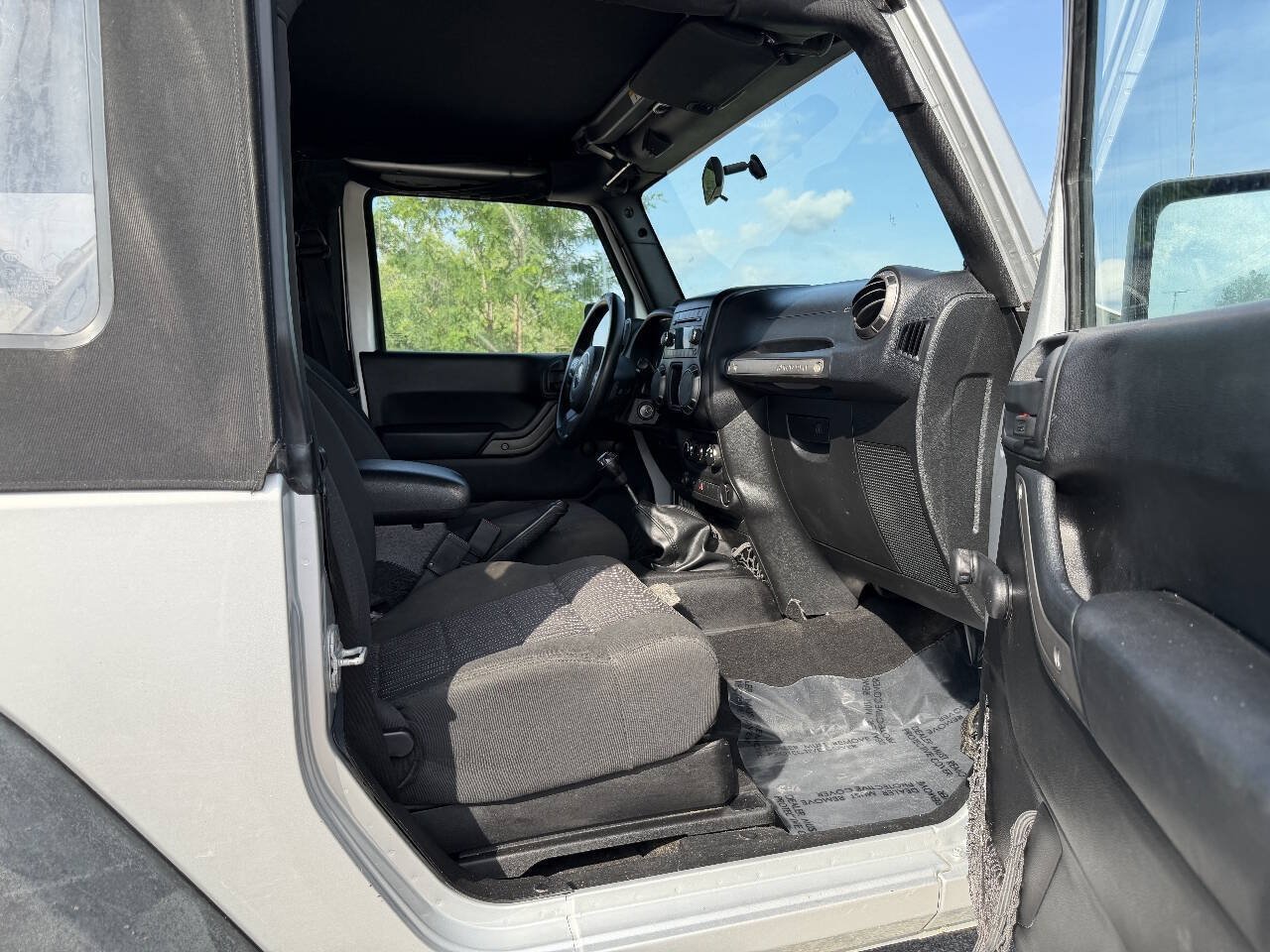Used 2012 Jeep Wrangler Sport AWD/4WD image 15