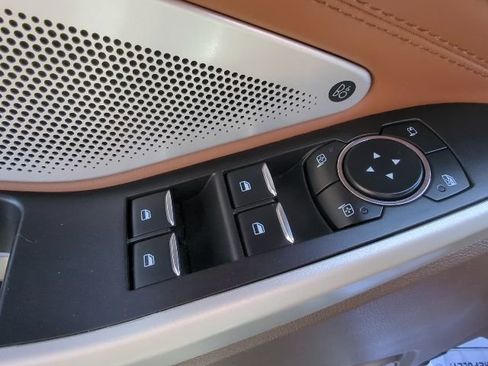 Used 2023 Ford Explorer King Ranch w/ Technology Package image 27