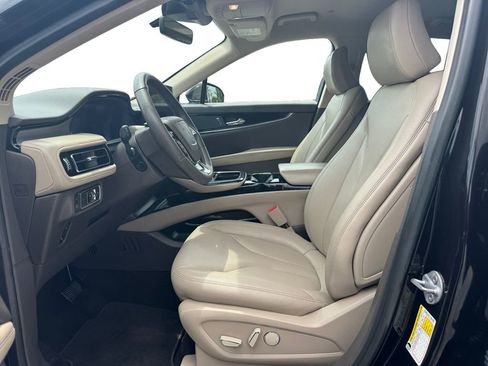 Used 2022 Lincoln Nautilus FWD w/ Premium Package image 9