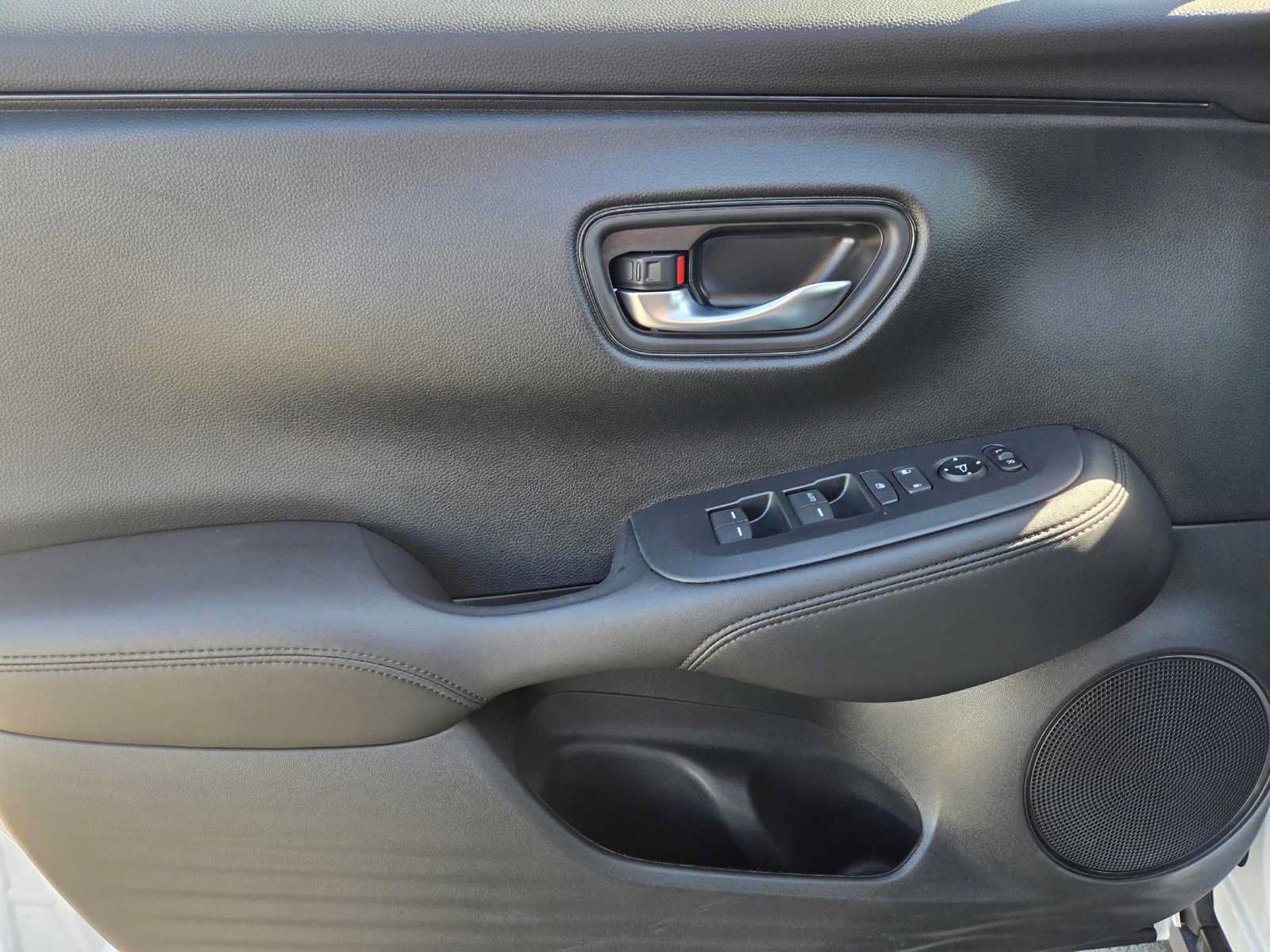 Used 2025 Honda HR-V LX image 15