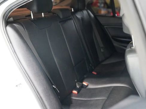 Used 2016 BMW 320i Sedan RWD image 32