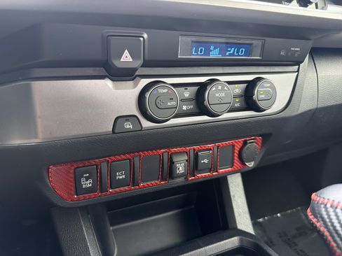 Used 2022 Toyota Tacoma SR5 w/ Technology Package RWD image 26