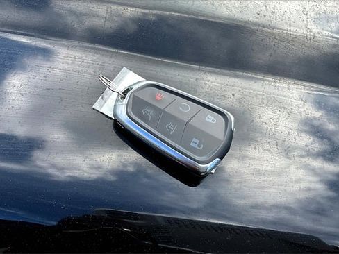 Used 2015 Cadillac Escalade Premium image 9