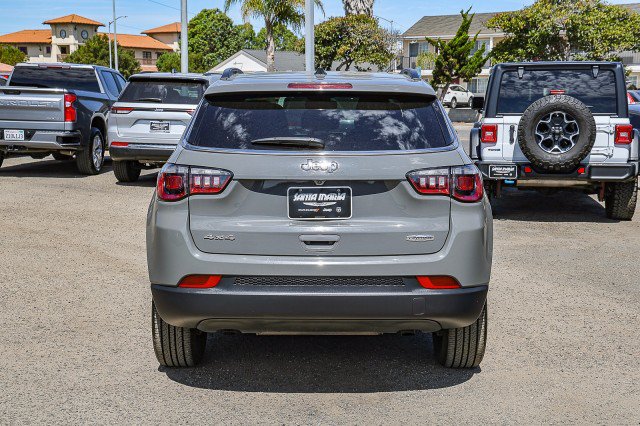 Used 2024 Jeep Compass Latitude AWD/4WD image 5