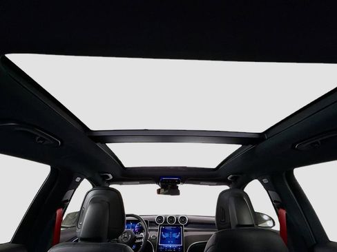 Used 2025 Mercedes-Benz GLC 43 AMG 4MATIC image 22