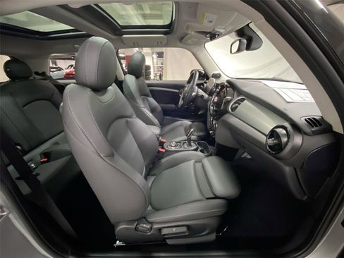 Certified 2024 MINI Cooper SE image 30