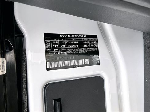 Used 2025 Mercedes-Benz Sprinter 2500 image 34