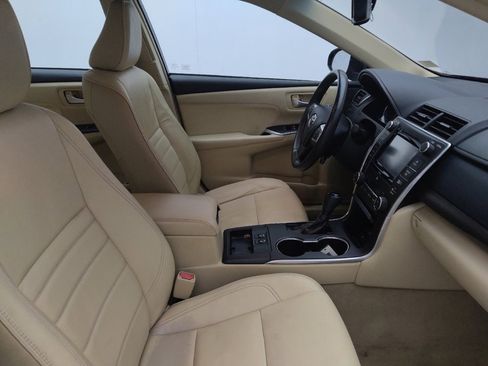 Used 2017 Toyota Camry XLE image 21