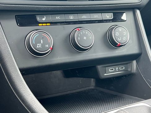 Used 2024 Volkswagen Jetta Sport image 20