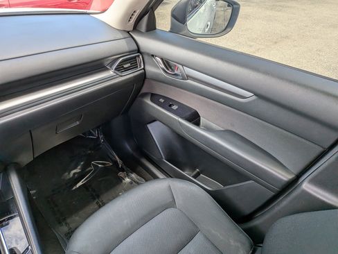Used 2017 Hyundai Santa Fe SE FWD image 13