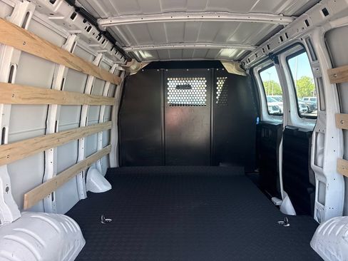 Used 2025 Chevrolet Express 2500 w/ Driver Convenience Package RWD image 15