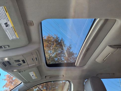 Used 2020 Chevrolet Suburban Premier image 7